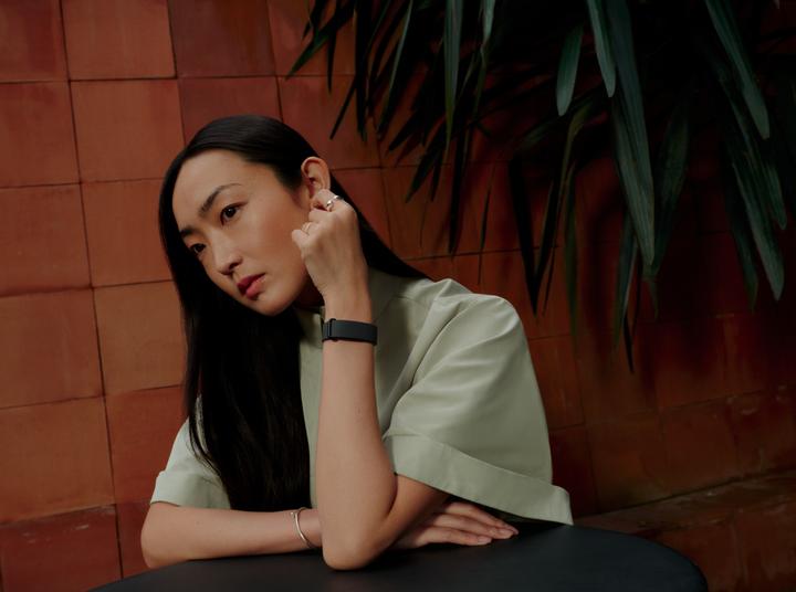 Produktbild Google Fitbit Air, Elevated SoftFlex Band, Obsidian, WW (Edelstahl, Polyurethan)