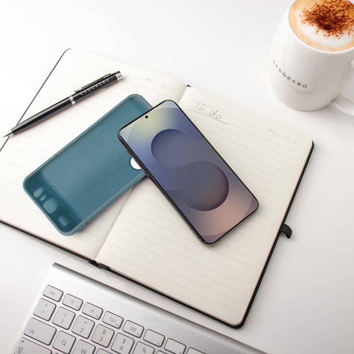 Produktbild Cadorabo Hülle für Samsung Galaxy S25 Ultra im Liquid Case Design (Samsung Galaxy S25 Ultra)