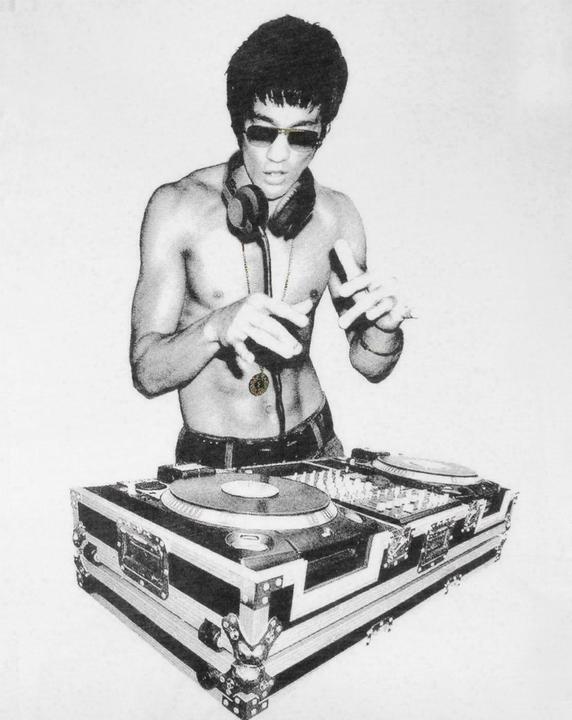 Actual product image Bna 78 Gung Fu Scratch Sleeveless Top (S)