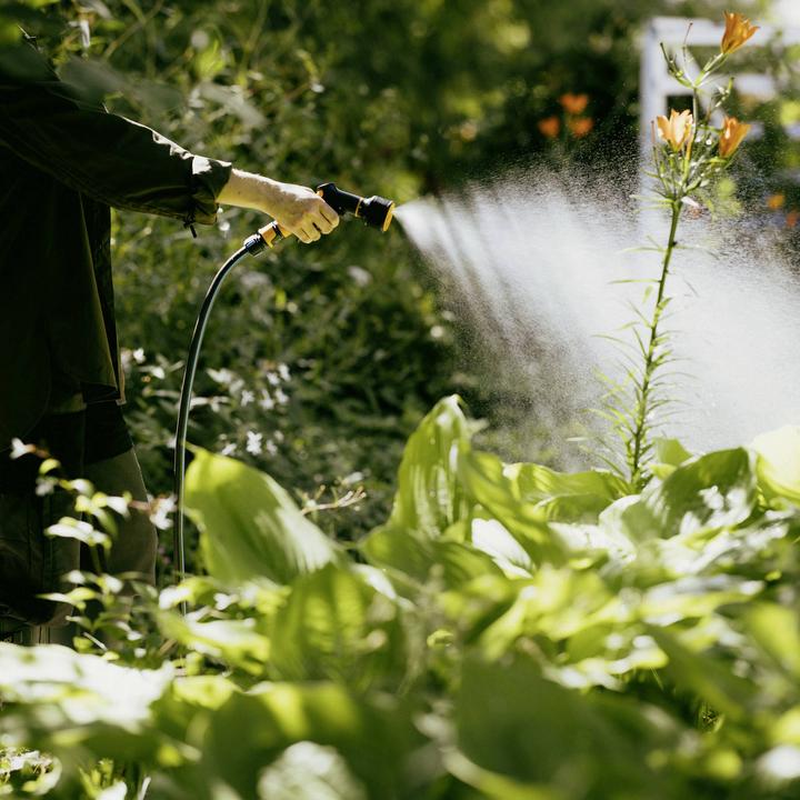 Produktbild Fiskars Sprühpistole, 3 Funktionen, Stufenlos regelbarer Durchfluss, Mit Frontregler und Ein/Aus-Ver