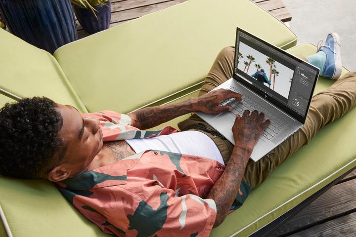 Image du produit HP Envy 15 (15.60", I7-10750H, 32 Go, 1000 Go, DE)