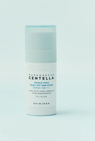 Actual product image Skin1004 Madagascar Centella Hyalu-Cica Silky-Fit (Sun stick, SPF 50+)