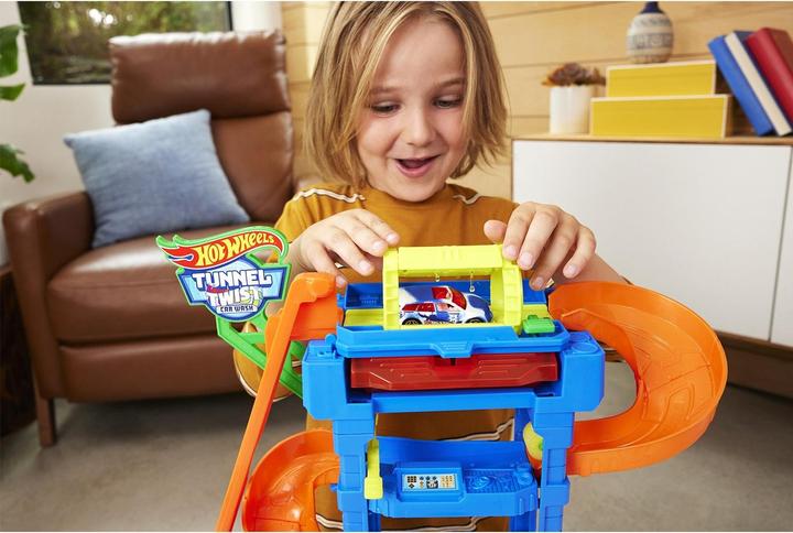 Actual product image Hot Wheels City ECL Tunnel Twist Car Wash