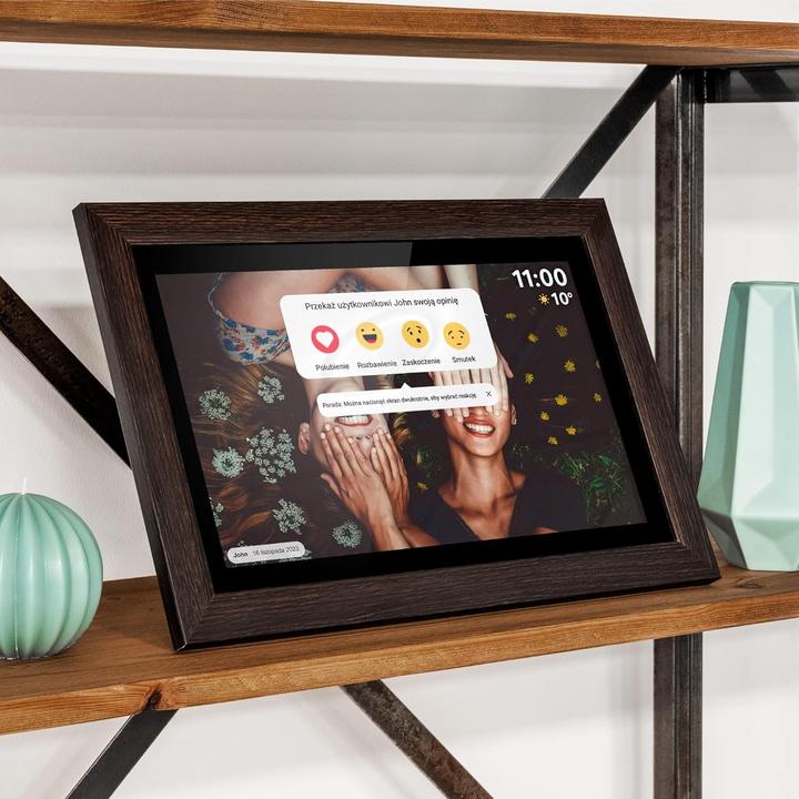 Produktbild Krüger&Matz Kruger&Matz digitaler Bilderrahmen FRAMEO Wi-Fi 15" Holzrahmen (15", 720p, 1080p)