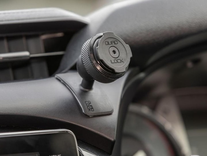 Image du produit Quad Lock Support adhésif pour tableau de bord Adhesive Dash / Console Car Mount