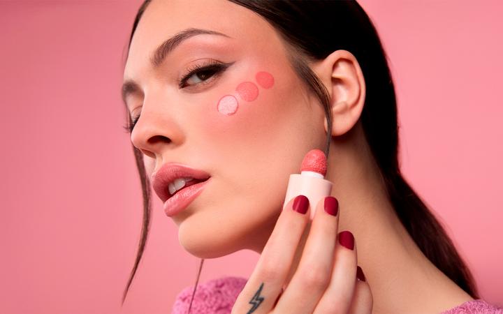 Actual product image Pupa Milano Wonder Me Shake Blush 004 Sex On The Beach 5.5ml (004)