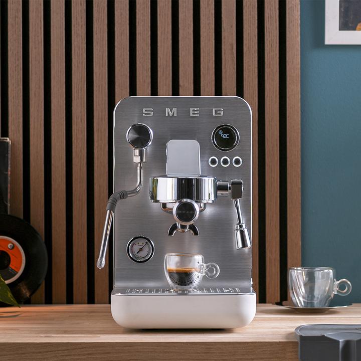 Immagine prodotto Smeg EMC02WHMEU Macchina da caffè Blanc Mat