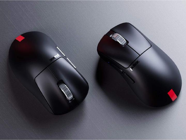 Actual product image Pulsar Xlite V4 eS Mini Wireless - Gaming Mus - Optisk - 5 scarce - Sort (Cable, Wireless)