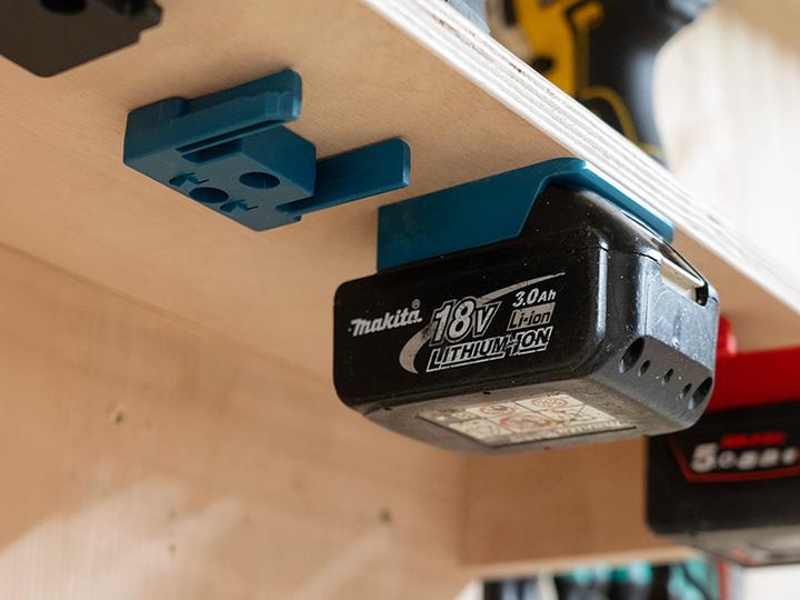 Actual product image StealthMounts BM-MK18-BLU-6 Blue battery holder for Makita 18v (set of 6)