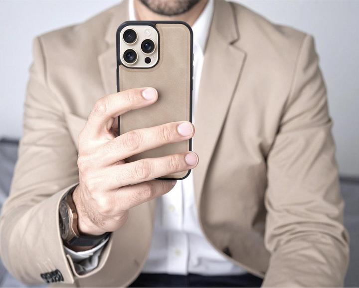 Image du produit Mobiparts Classic Backcover Apple iPhone 16 Moonstone Beige (MagSafe Compatible) (Apple iPhone 16)