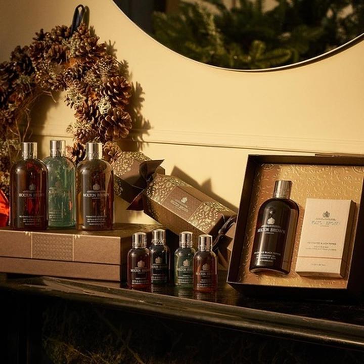 Immagine prodotto Molton Brown Set regalo legnoso e aromatico (Set per la cura del corpo)