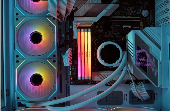 Actual product image Kingston 24GB 8000MT/s DDR5 CL38 DIMM FURY Renegade RGB White (1 x 24GB, 8000 MHz, DDR5 RAM, DIMM)