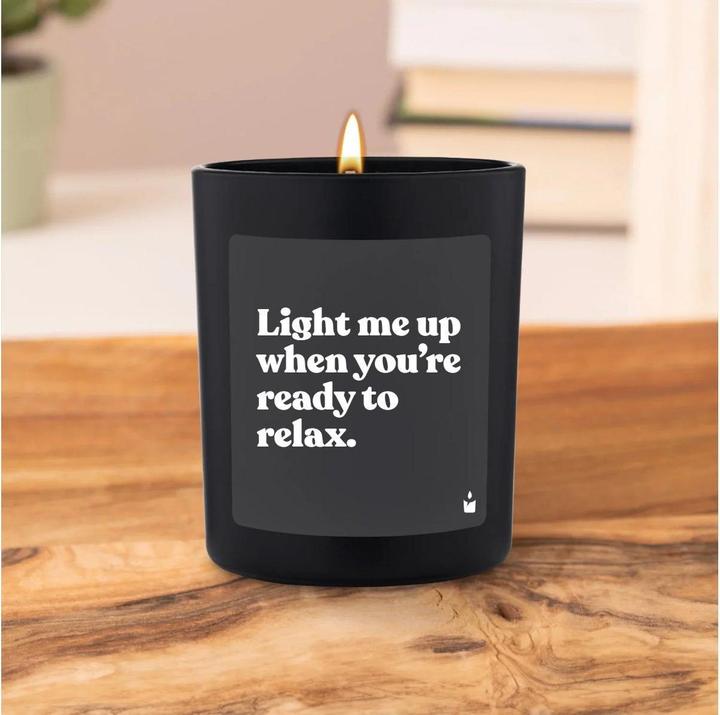 Productafbeelding Chatty Candles Geurkaars Flowery Light me up wanneer je klaar bent om te ontspannen.