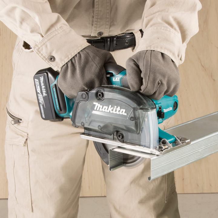 Actual product image Makita DCS 552 RTJ 18 V cordless metal circular saw 136 mm in Makpac + 2x 5.0 Ah battery and charger + saw