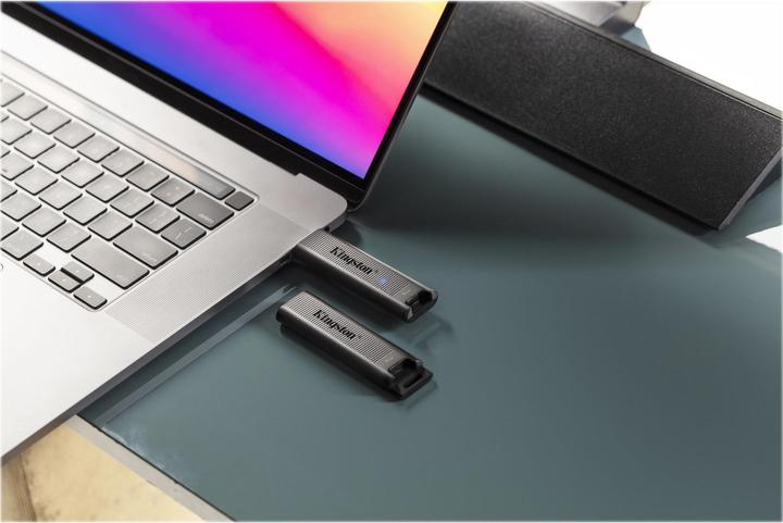 Actual product image Kingston DataTraveler Max (1000 GB, USB-C, USB 3.2 Gen 2)