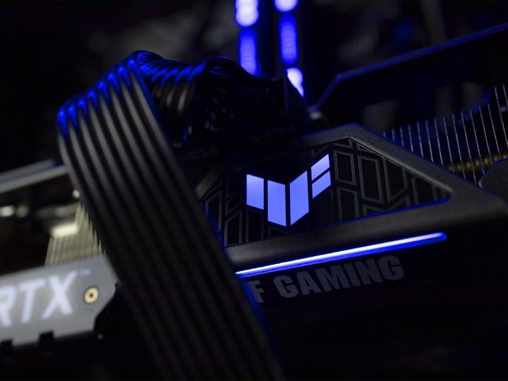 Actual product image Joule Performance eSports RTX4080 I7 (2000 GB, 32 GB, Intel Core i7-13700K, GeForce RTX 4080)