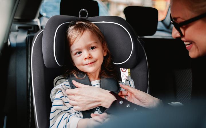 Actual product image BabyGo Nova2 red (Baby car seat, ECE R129/i-Size Standard)