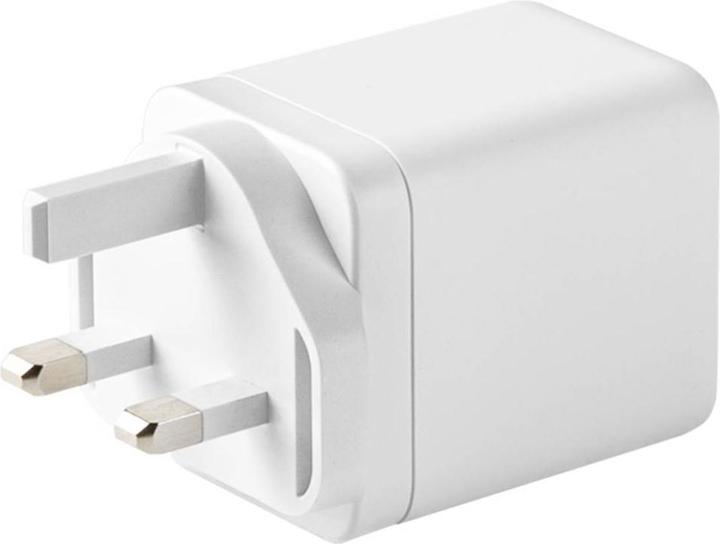 Actual product image Skross Power Charger Combo+ 100W UK USB Ladegerät 100 W 2x USB-C®, 1x USB-A USB (100 W, 3 ports)