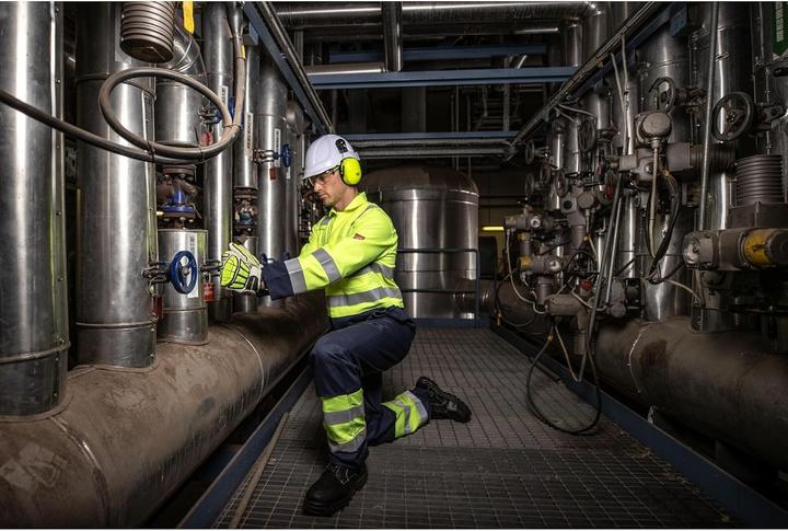 Actual product image Portwest Flame-Retardant Hi-Vis Antistatic Coverall with Reflective Striping (XXL)