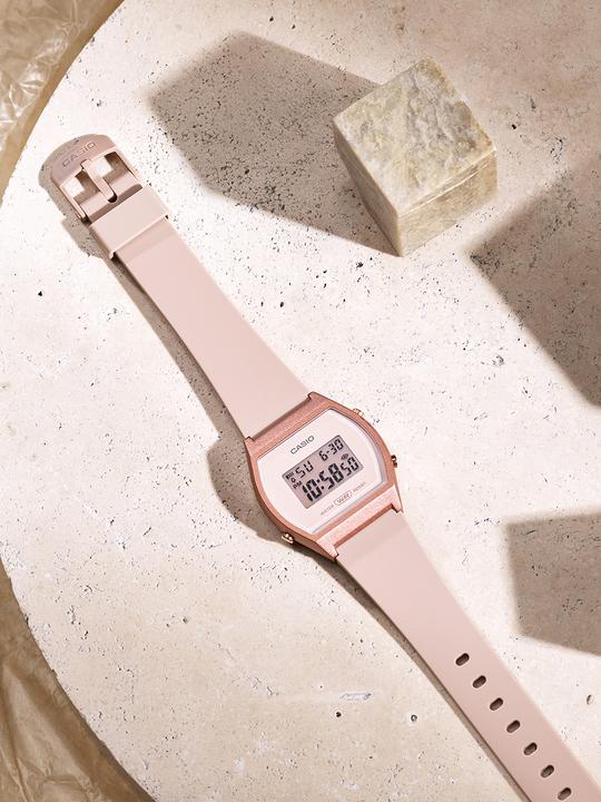 Actual product image Casio Vintage Edgy (Digital watch, 38.90 mm)
