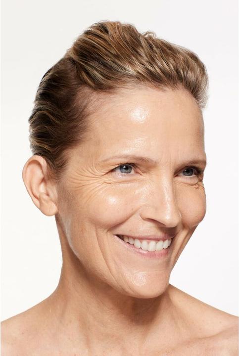 Actual product image Shiseido Revitalising Skin Glow Fond de Teint No 320 (320 Pine)