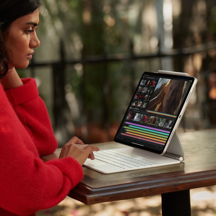 Produktbild Apple iPad Pro 2021 (5. Gen) (nur WLAN, 12.90", 1000 GB, Silver)