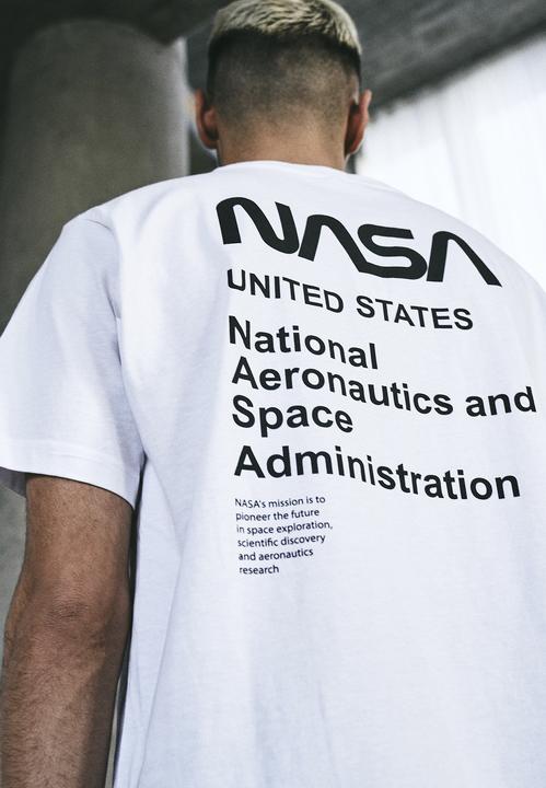 Produktbild Mister Tee NASA Moon Landing Tee (L)