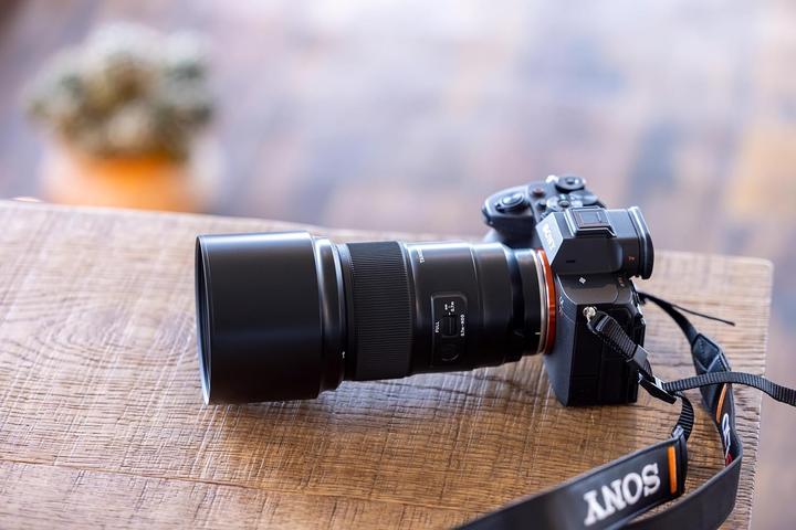 Productafbeelding Tamron 90mm f/2.8 Di III VC VXD Macro (Sony E, Volledig formaat)