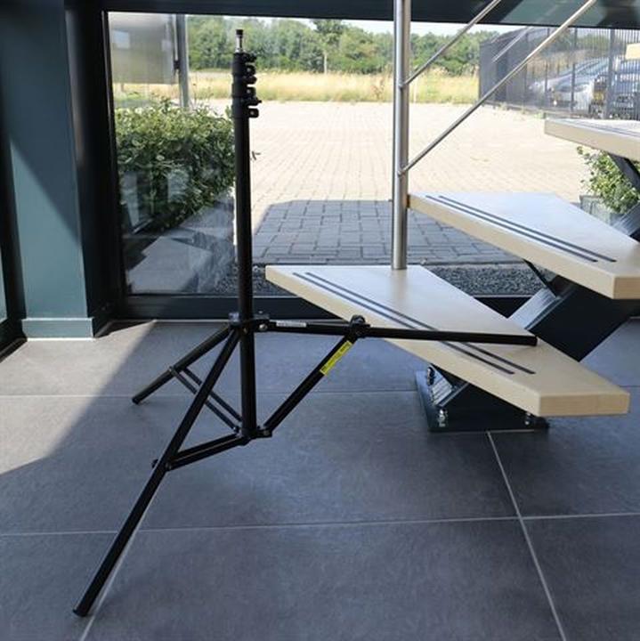 Produktbild Falcon Eyes Lampenstativ mit einstellbaren Bein L-2440A/B 240 cm (240 cm, 3 kg)