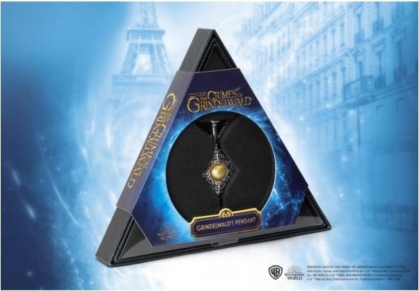Produktbild Noble Collection Phantastische Tierwesen 2: Gellert Grindelwalds Anhänger (Silber)
