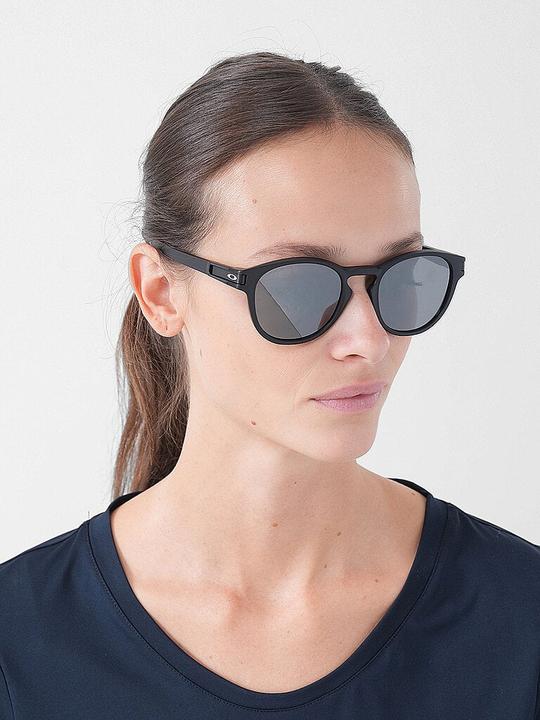 Actual product image Oakley Latch