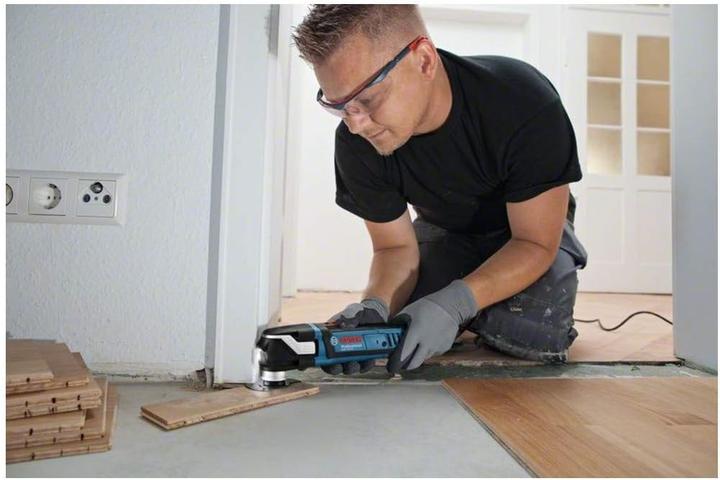 Image du produit Bosch Professional Multi-Cutter GOP 40-30, dans un carton