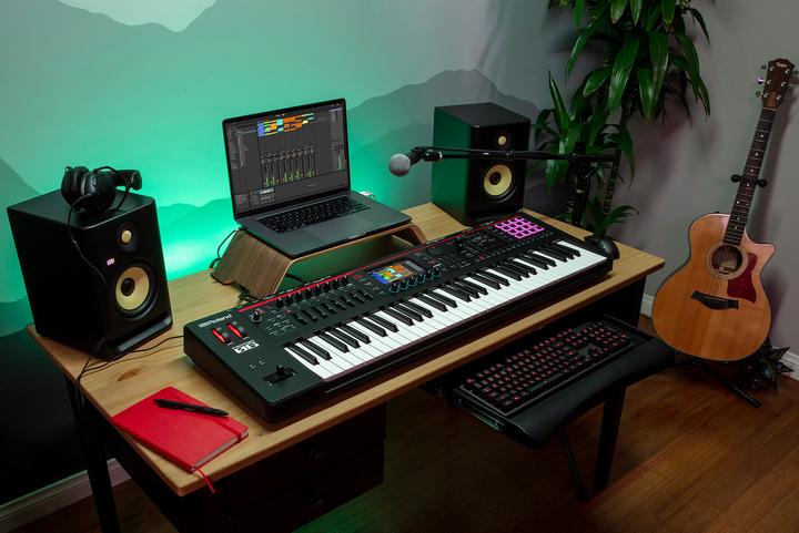 Produktbild Roland Fantom-06 (61 Tasten)