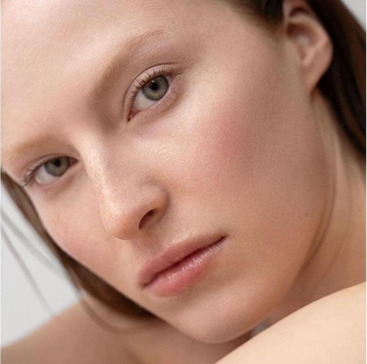 Actual product image Dr. Hauschka Foundation 002 pine 30 ml (002 Pine)