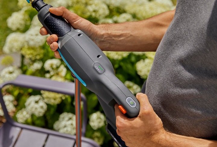 Actual product image Gardena AquaClean (Rechargeable battery operated)