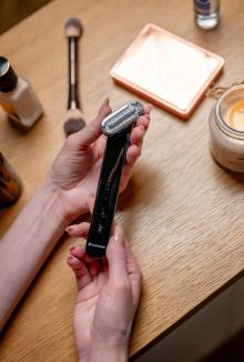 Actual product image Humanas Sonic facelift massager with EMS function Aurora - black