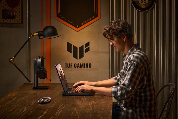 Produktbild ASUS TUF Gaming F16 (16", 1000 GB, 16 GB, Eng. Int., Intel Core i7-14650HX)