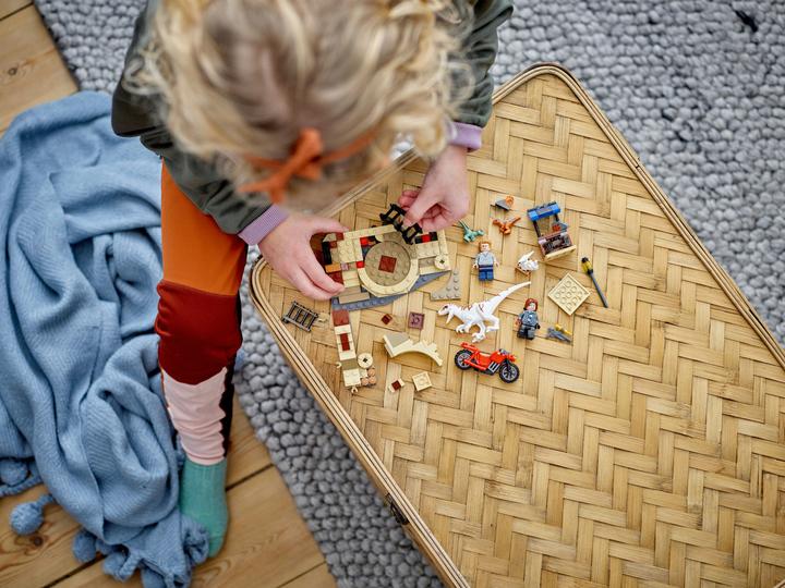 Produktbild LEGO Atrociraptor: Motorradverfolgungsjagd (76945, LEGO Jurassic World)