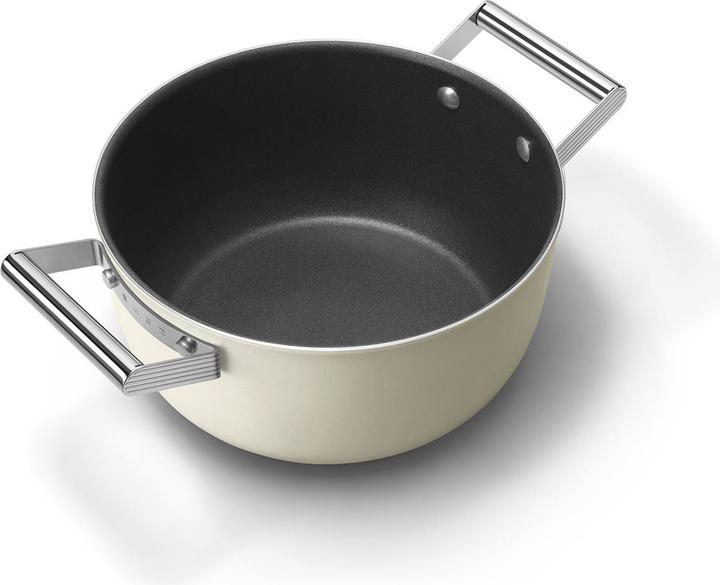 Produktbild Smeg CKFC2411CRM Schmortopf Ø 24 cm mit Glasdeckel, 2 Griffe, creme (24 cm, Bräter + Schmortopf)