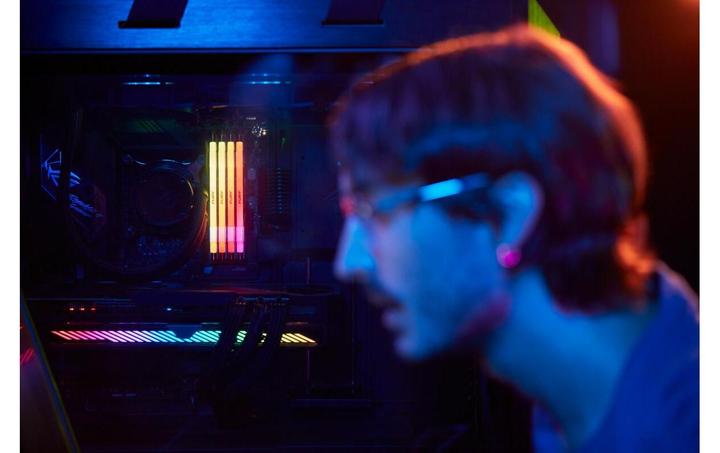 Produktbild Kingston 24GB 8000MT/s DDR5 CL38 DIMM FURY Renegade RGB Silver (1 x 24GB, 8000 MHz, DDR5-RAM, DIMM)