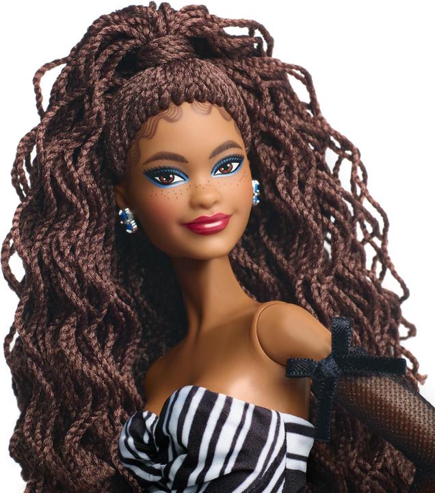 Produktbild Barbie Signature Sammelpuppe zum 65. Jubiläum mit braunen Haaren und schwarz-weisser Robe