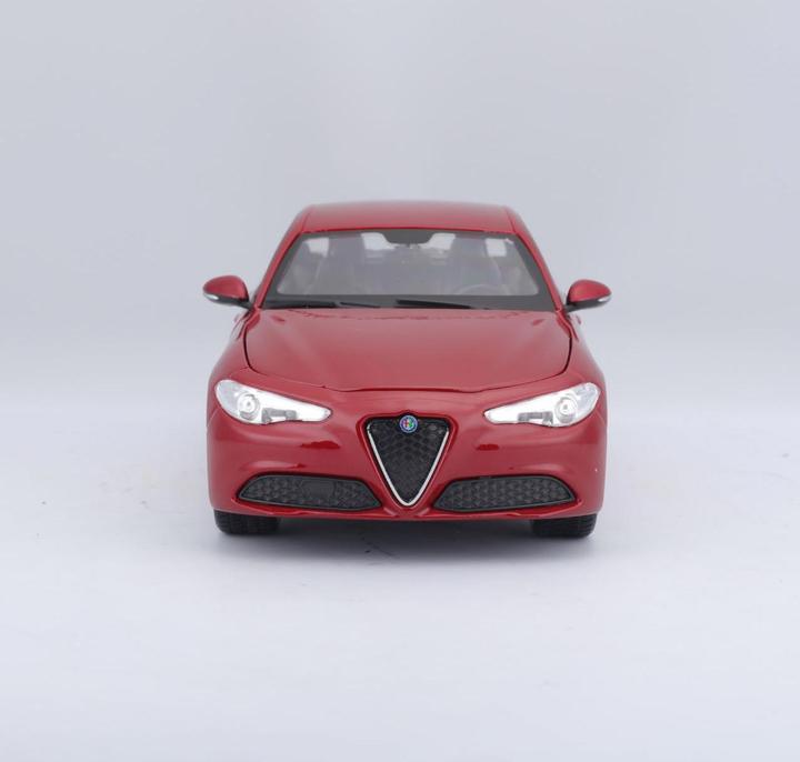 Actual product image Bburago Alfa Romeo Giulia 2016