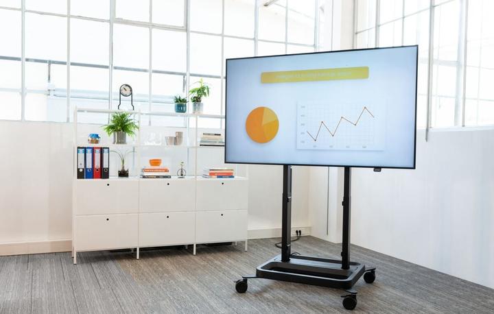 Produktbild Vogels Z RISE A152 POWER STRIP + BRACKET black (Tisch, 15 kg)