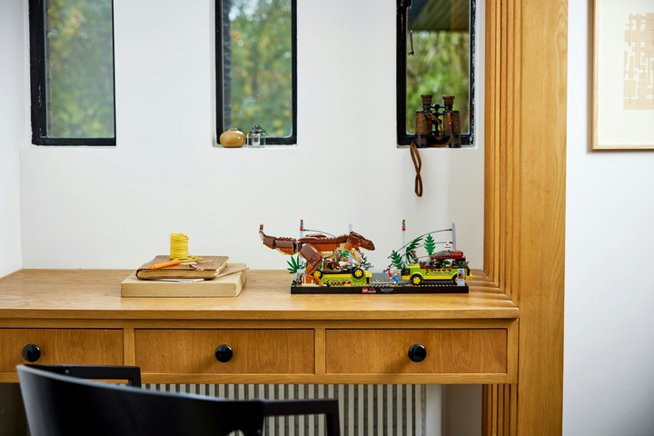 Immagine prodotto LEGO L'epidemia del T. Rex (76956, Set LEGO rari)