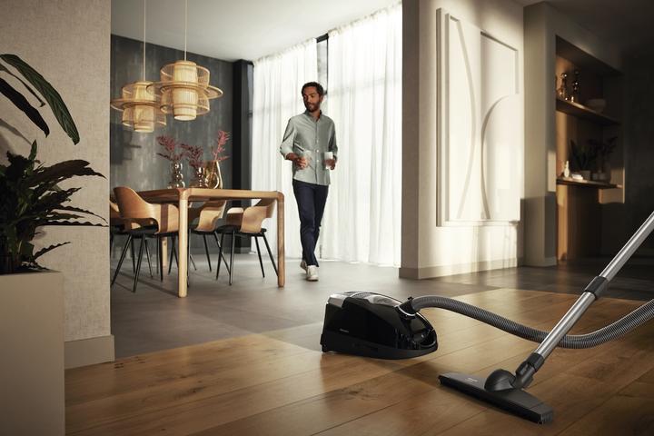 Actual product image Miele Compact C2 Parquet XL