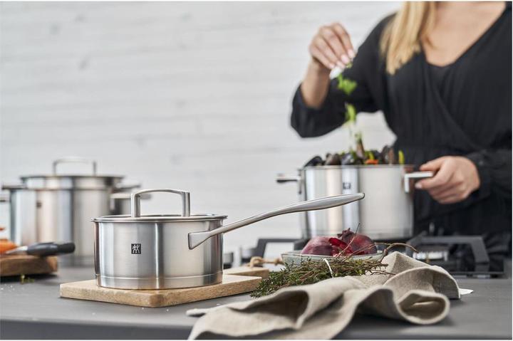 Image du produit Zwilling Vitality Marmite à rôtir 20cm, 3.0 litres (Poêle à frire, Acier inoxydable, 20 x 14.70 cm)