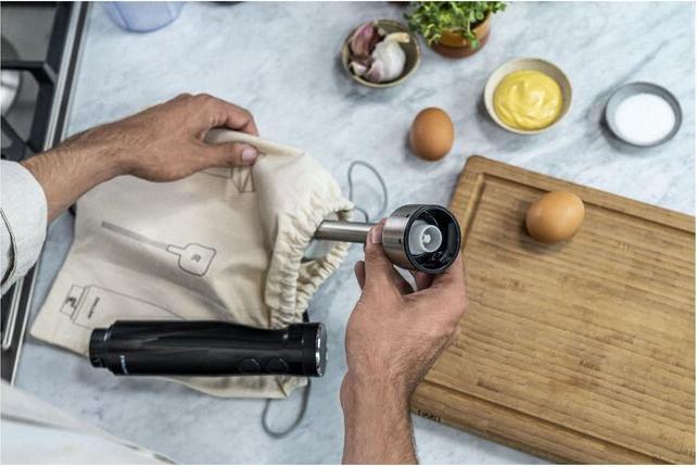 Actual product image Zwilling Enfinigy Hand Blender incl. Cup & Vacuum Lid black