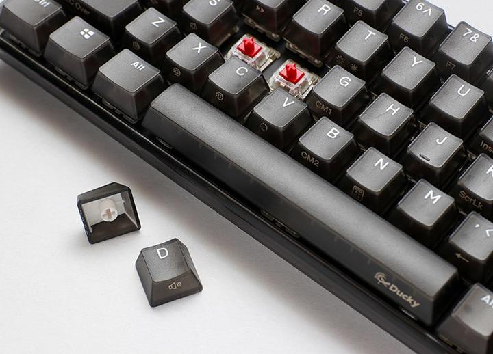Produktbild Ducky One 3 Aura Black SF Gaming Tastatur, RGB LED - MX-Silent-Red (DE, Kabelgebunden)
