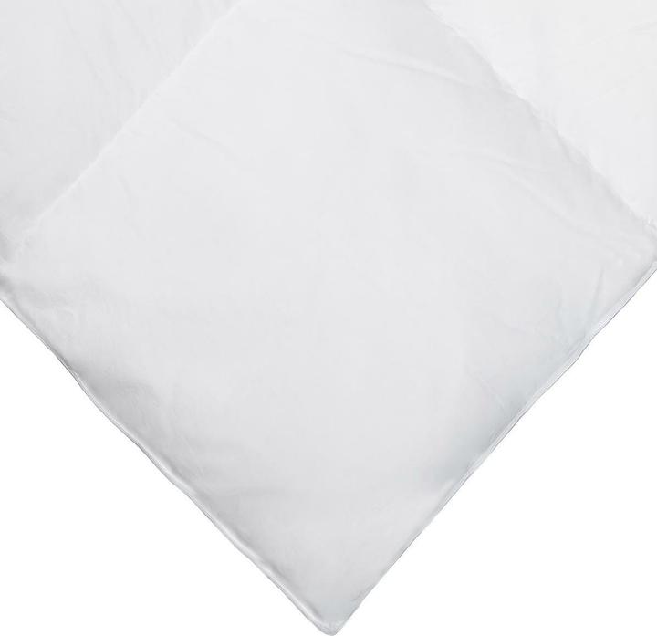 Actual product image BettwarenShop Down duvet Hotel light, filling: 90% feathers, 10% down (1000 g, 155 x 200 cm)