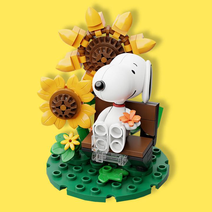 Actual product image Pantasy x Snoopy Red House 86918